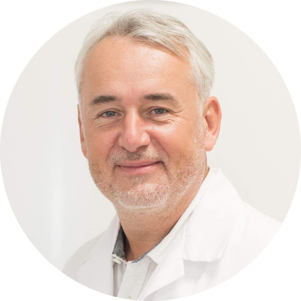 prof Andrzej Grzybowski